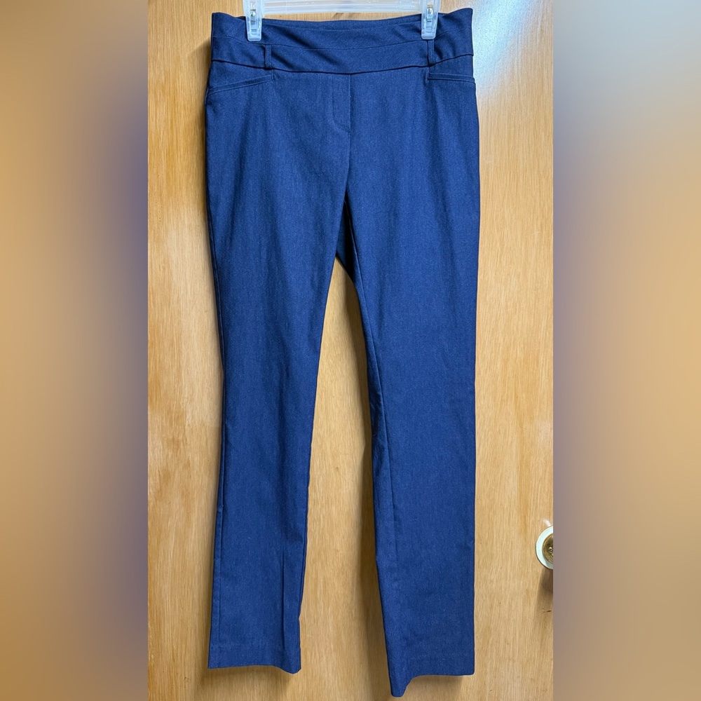 Elegant Navy Women's Straight Leg Jeans